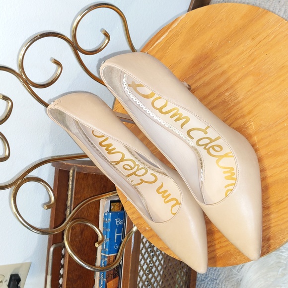 Pointed Toe Pumps - Picture 12 of 12